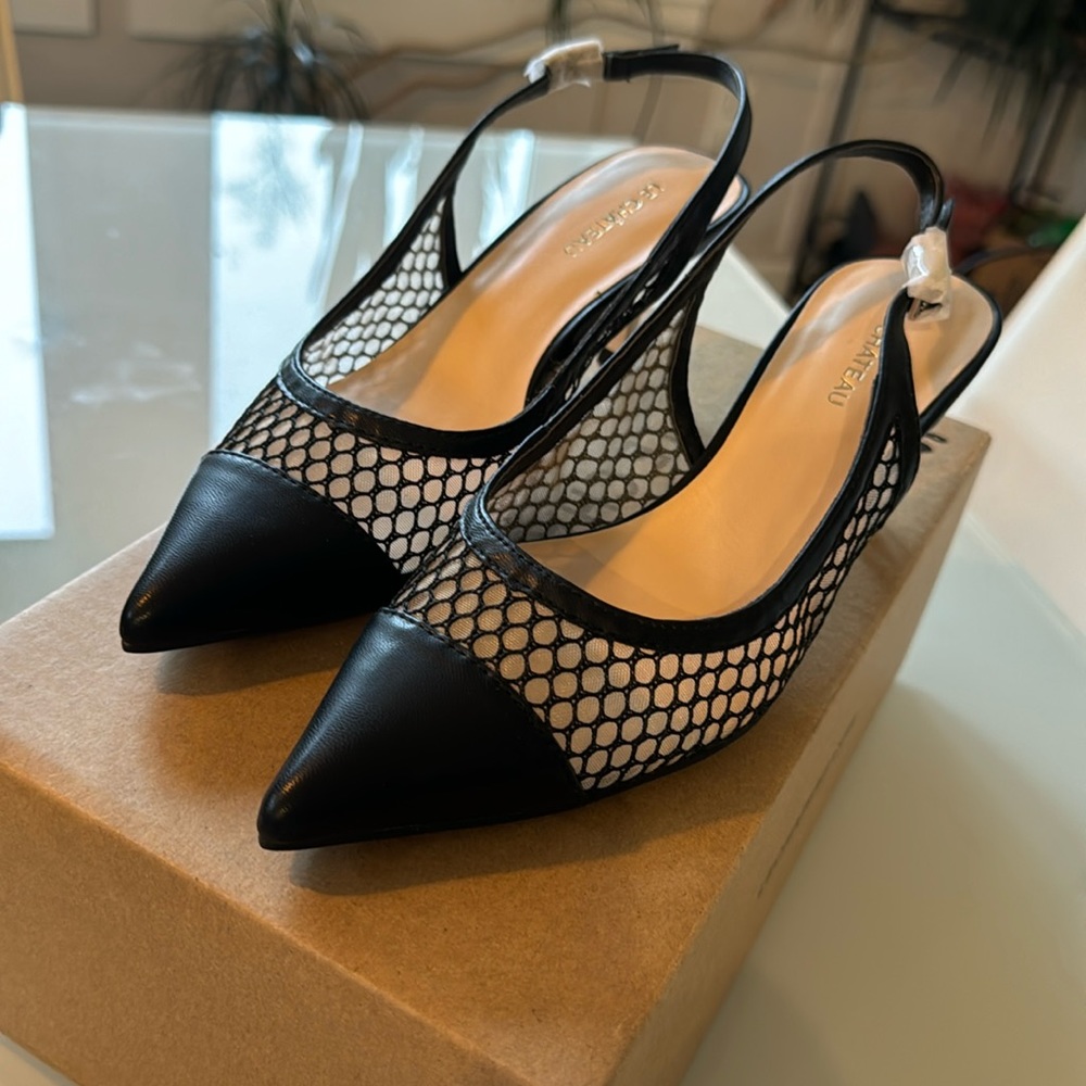 Le Chateau sling back shoes. Size 37.